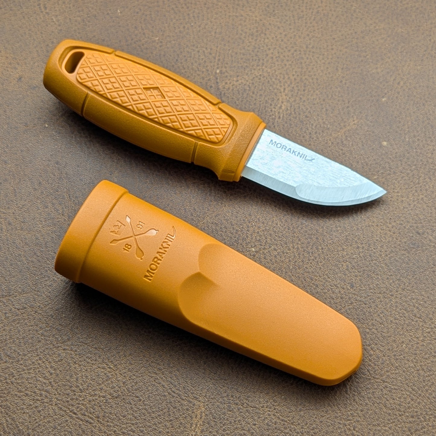 Mora Eldris with Neck Knife Kit - Burnt Orange